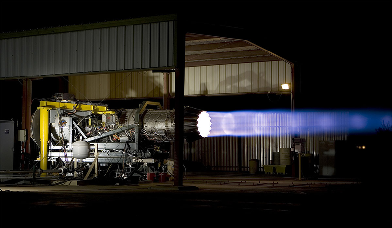 Illustration for article titled Watch And Hear This Impressive Stream Of F-35s Blast Off Into The Evening Sky